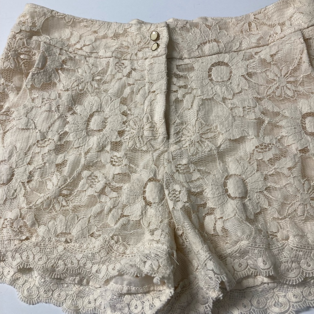 Max and Riley off white lace shorts size large